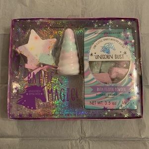 Bathe in the Magic Bath Fizzers Set